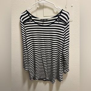 Cable & Gauge Women’s shirt